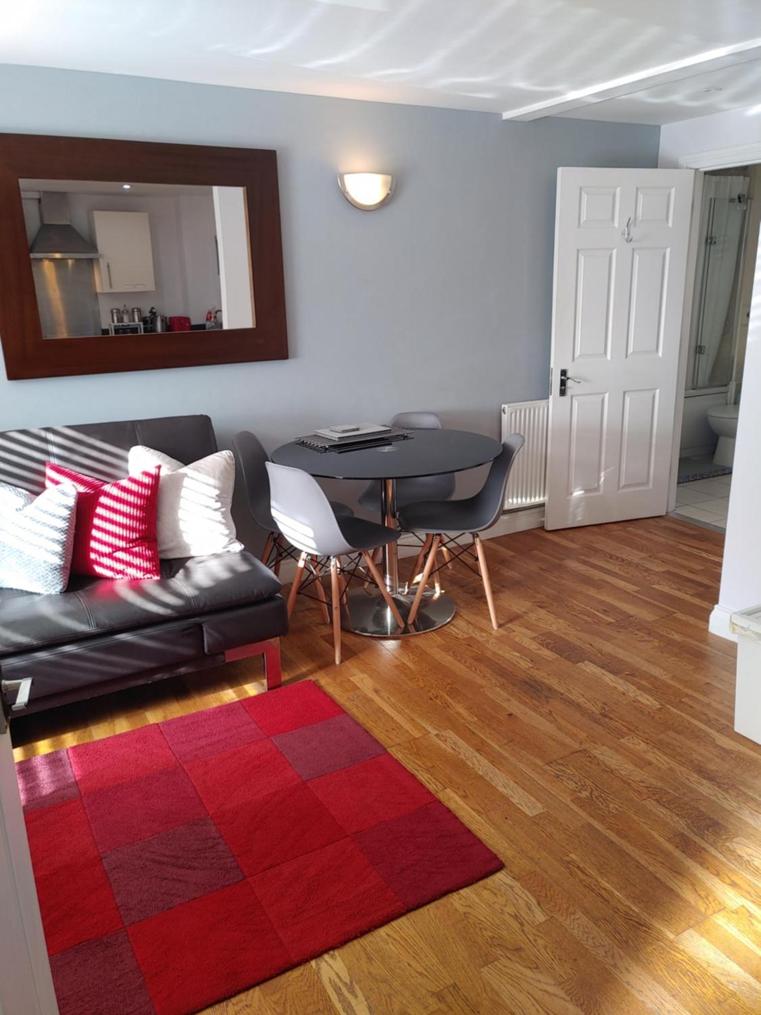The Bath House Apartments - Free 1St Breakfast - Free Parking Экстерьер фото