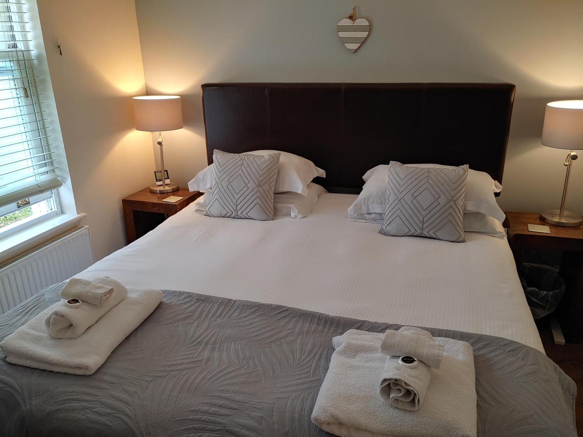 The Bath House Apartments - Free 1St Breakfast - Free Parking Экстерьер фото