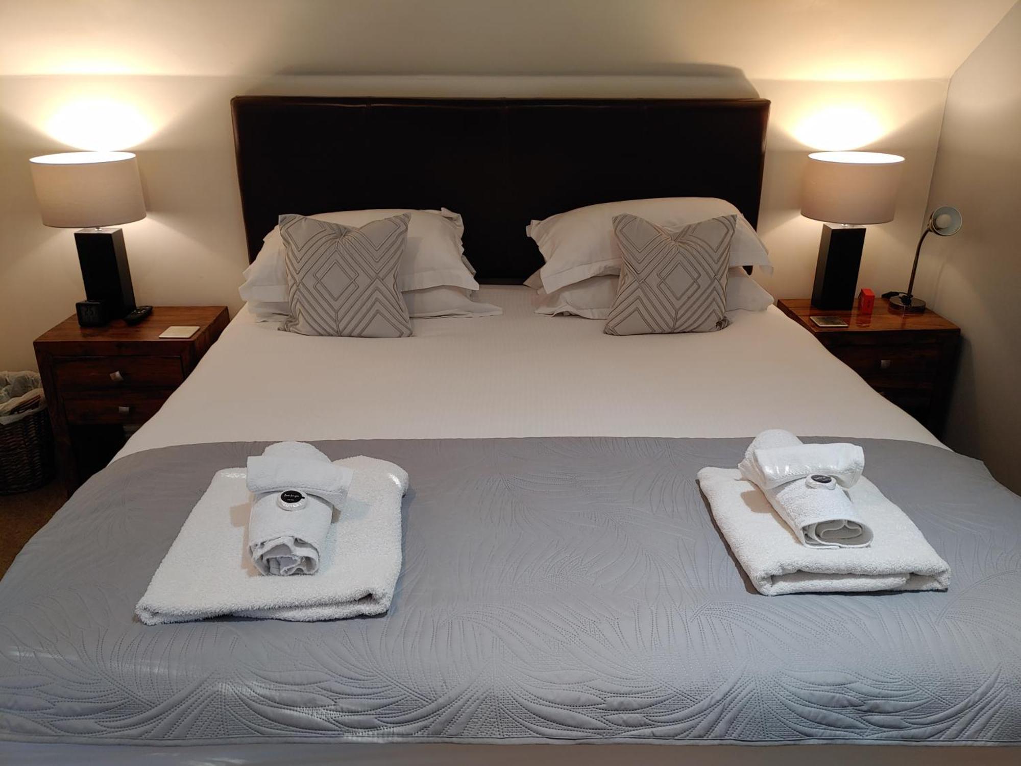 The Bath House Apartments - Free 1St Breakfast - Free Parking Экстерьер фото
