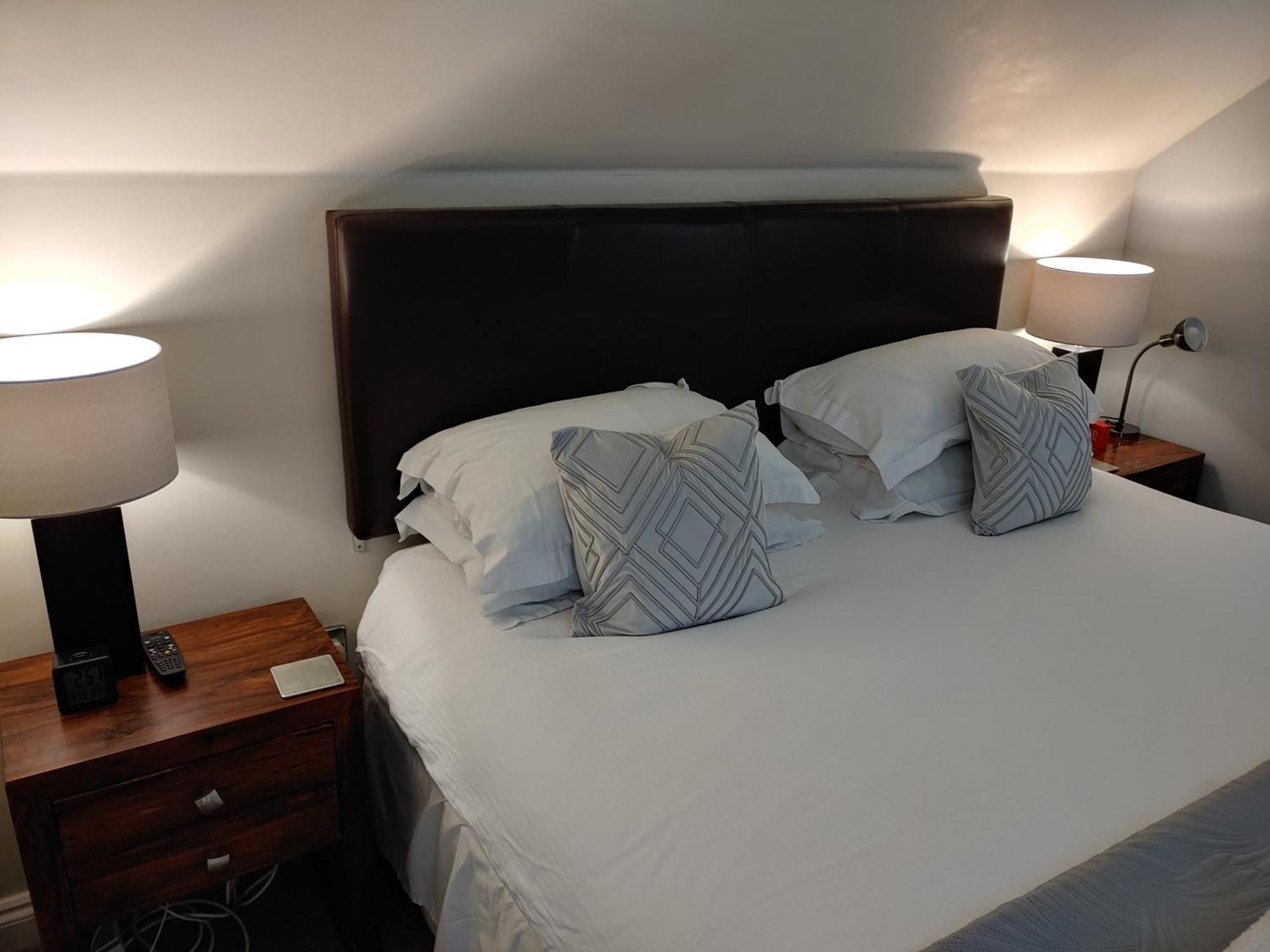The Bath House Apartments - Free 1St Breakfast - Free Parking Экстерьер фото